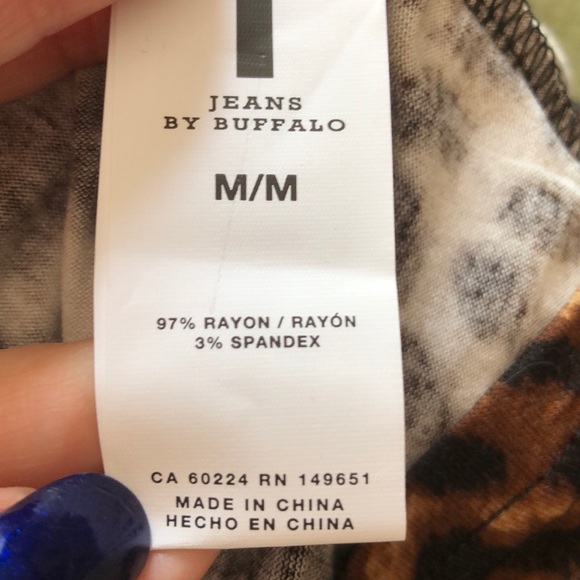 NWOT iJEANS BY BUFFALO, MEDIUM - Picture 6 of 6